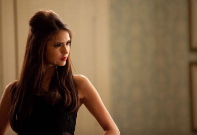 217 Nina Dobrev（妮娜·杜波夫）：《The Vampire Diaries（吸血鬼日记）》女四 Katherine Pierce/Katerina Petrova/КатеринаПетрова（凯瑟琳·皮尔斯/卡特琳娜·佩特洛娃） 1