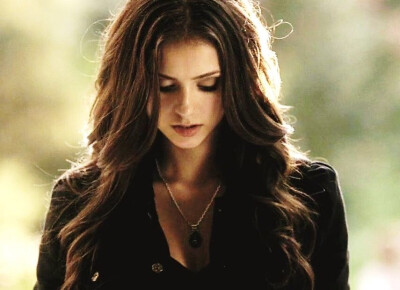 230 Nina Dobrev（妮娜·杜波夫）：《The Vampire Diaries（吸血鬼日记）》女四 Katherine Pierce/Katerina Petrova/КатеринаПетрова（凯瑟琳·皮尔斯/卡特琳娜·佩特洛娃） 9