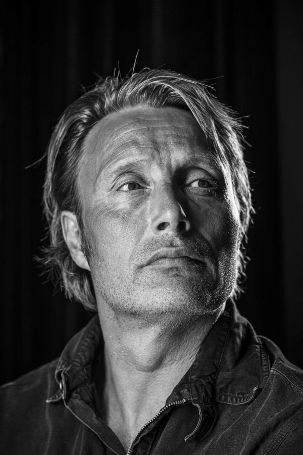 Mads Mikkelsen Photoshoot by Søren Bidstrup (Outtakes)。图源madsmikkelsen吧吾爱唐泽