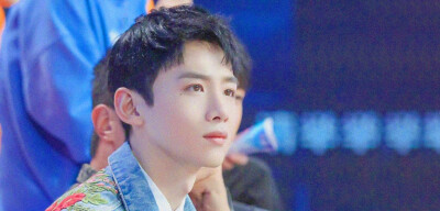 白敬亭 cr:兔牙不肥