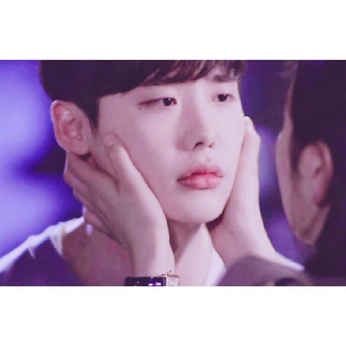 “总会有一个人 打破你的原则 改变你的习惯 成为你的例外 ​​​”