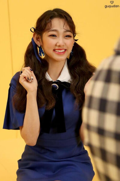 康美娜 I.O.I gugudan