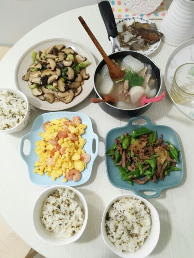 香菇青菜+虾仁滑蛋+黑椒牛柳+羊蝎子炖萝卜