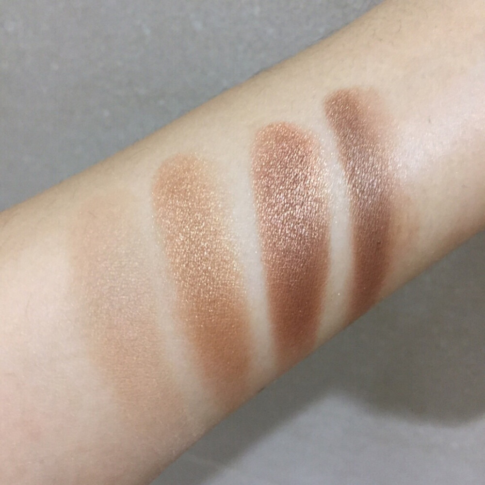 [不专业试色分享]
Innisfree My Palette
最近很爱的大地色
左至右: M7 S8 S9 S15
M=matte, S=Shimmer, G=Glitter
我不喜欢闪粉所以没有买Glitter
粉质足够细而且很显色
M7 能作打底又比皮肤深点
S8 是偏黄大地色
S9 是比S8偏冷偏深一些的咖啡色
S15 最深 做近眼线
便宜又好看，不要太完美
