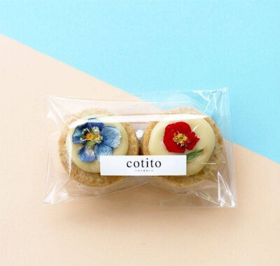 日本一家名为コチト（cotito）的甜品店，用鲜花制作出不同的小甜点，好精致~ ​