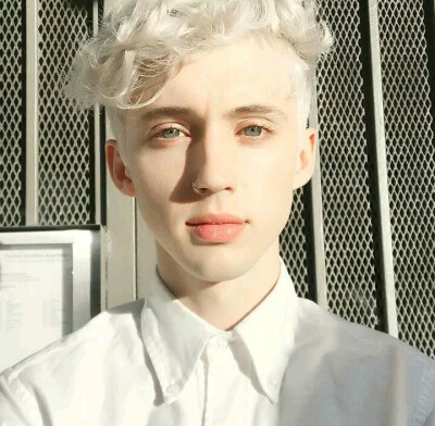 Troye Sivan？