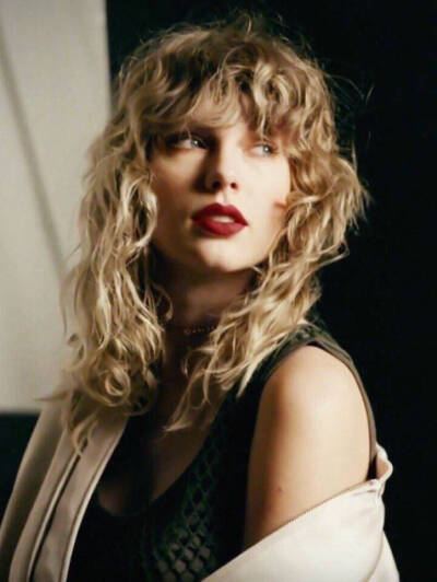 TaylorSwift