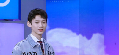 白敬亭 cr:兔牙不肥
