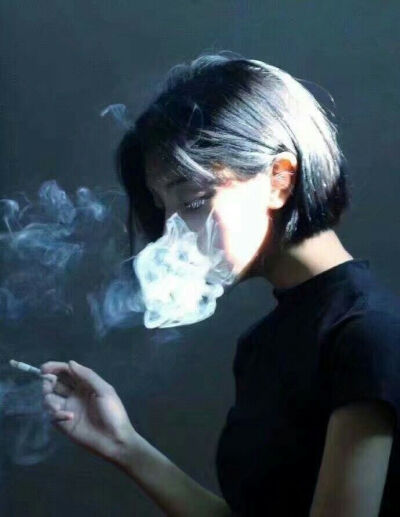 侧脸 抽烟 好看头像