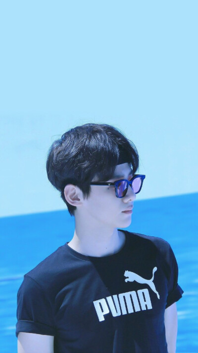 白敬亭 cr:兔牙不肥