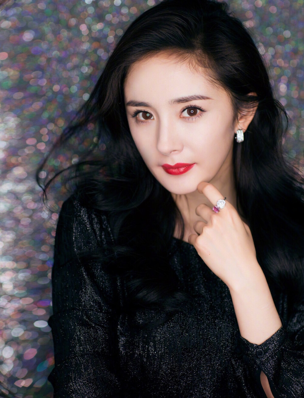 michaelkors 全球代言人@杨幂 一身2018假日系列亮相the walk pary