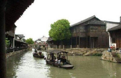 娜允古镇位于云南省孟连傣族拉祜族佤族自治县 已有700多年的历史是中国的最后一个傣族古镇。