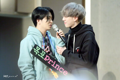 Yugyeom Youngjae Cr: logo 