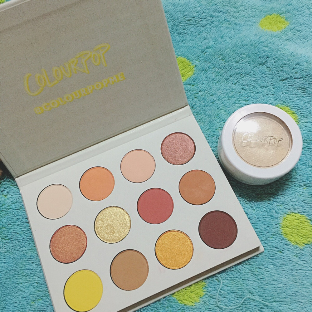 Colourpop的眼影盘和高光 眼影盘是yes please 高光色号是lunch money 