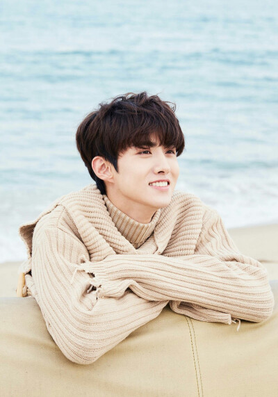 PENTAGON 吕畅九（YEOONE）