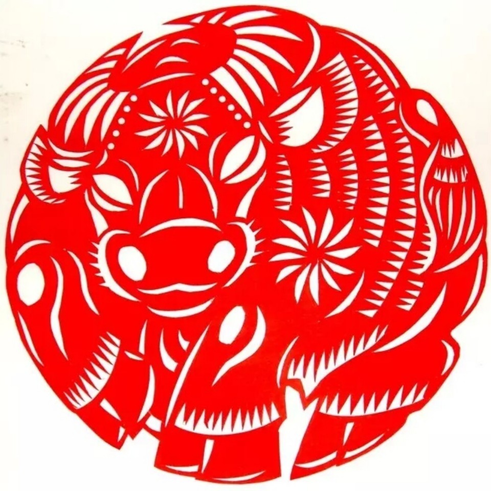 孙立峰剪纸作品之圆形十二生肖——丑牛
