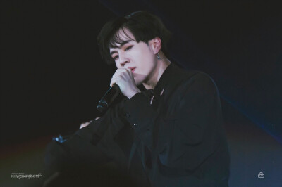 Yugyeom Cr: logo 