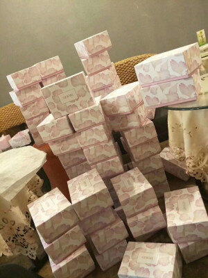 推荐☘️ 
植物精萃的味道➕冰淇淋酸奶一样的质地
相信我 ，晚霜，会让你进入全新的护肤世界