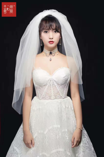 #王粤和明丽化妆造型##昆明新娘造型##新娘婚纱造型##昆明新娘跟妆##手工头饰##新娘婚纱发型造型##昆明婚纱照##婚礼拍摄##韩式新娘造型#