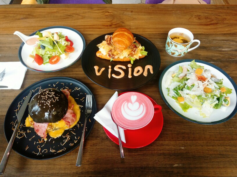 vision 双人brunch套餐
牛角包佐软蟹壳汉堡超赞