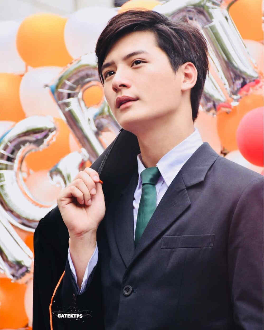 KristPerawat 泰剧一年生 暖暖 阿日学长 Arthit 王慧侦
cr.ins:@kristtps