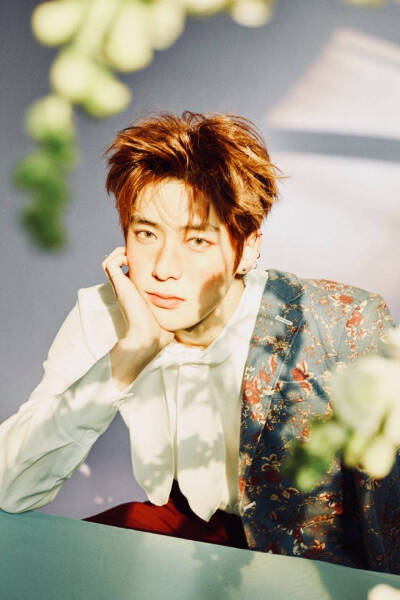 郑在玹 JaeHyun
1997年2月14日出生于韩国首尔
SM Entertainment 男团NCT、NCT U、NCT 127成员。