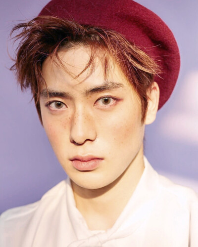 郑在玹 JaeHyun
1997年2月14日出生于韩国首尔
SM Entertainment 男团NCT、NCT U、NCT 127成员。