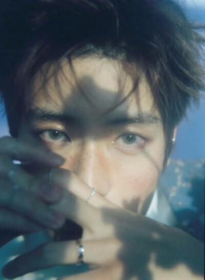 郑在玹 JaeHyun
1997年2月14日出生于韩国首尔
SM Entertainment 男团NCT、NCT U、NCT 127成员。
