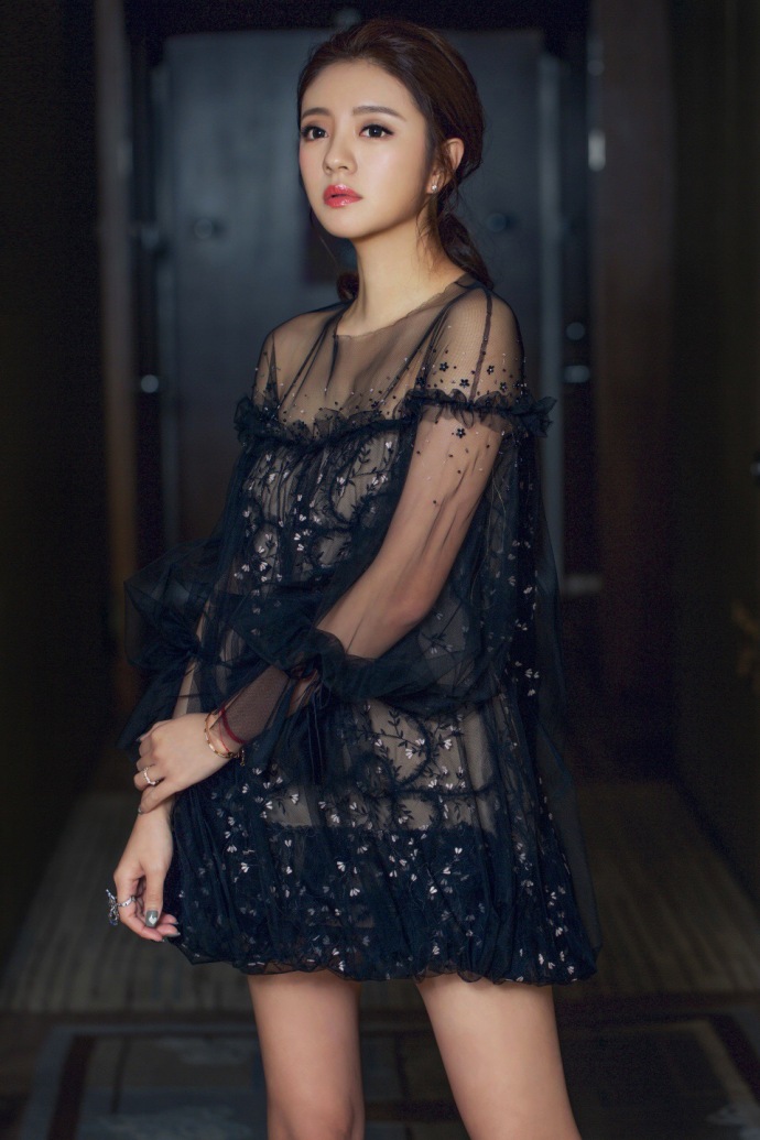 安以轩亮相2017上海维多利亚的秘密秀