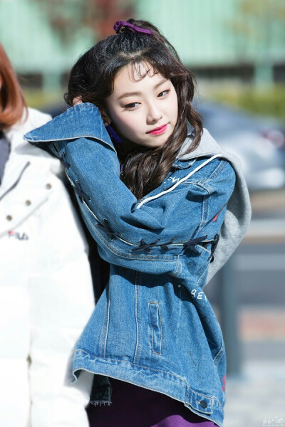 康美娜 I.O.I gugudan