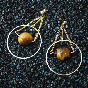 定制
            ESCA STUDIO 星球轨道系列s925银镀亚金圆环黄虎眼石耳环耳坠