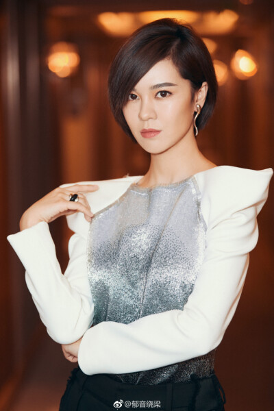 郁可唯 亮相2017网易时尚跨界盛典