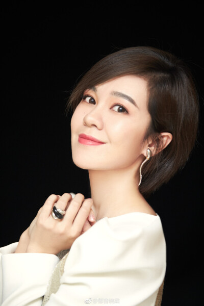 郁可唯 亮相2017网易时尚跨界盛典