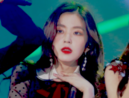 拿图扣“清风与酒”。裴珠泫。三天不见，有想台本小姐姐吗