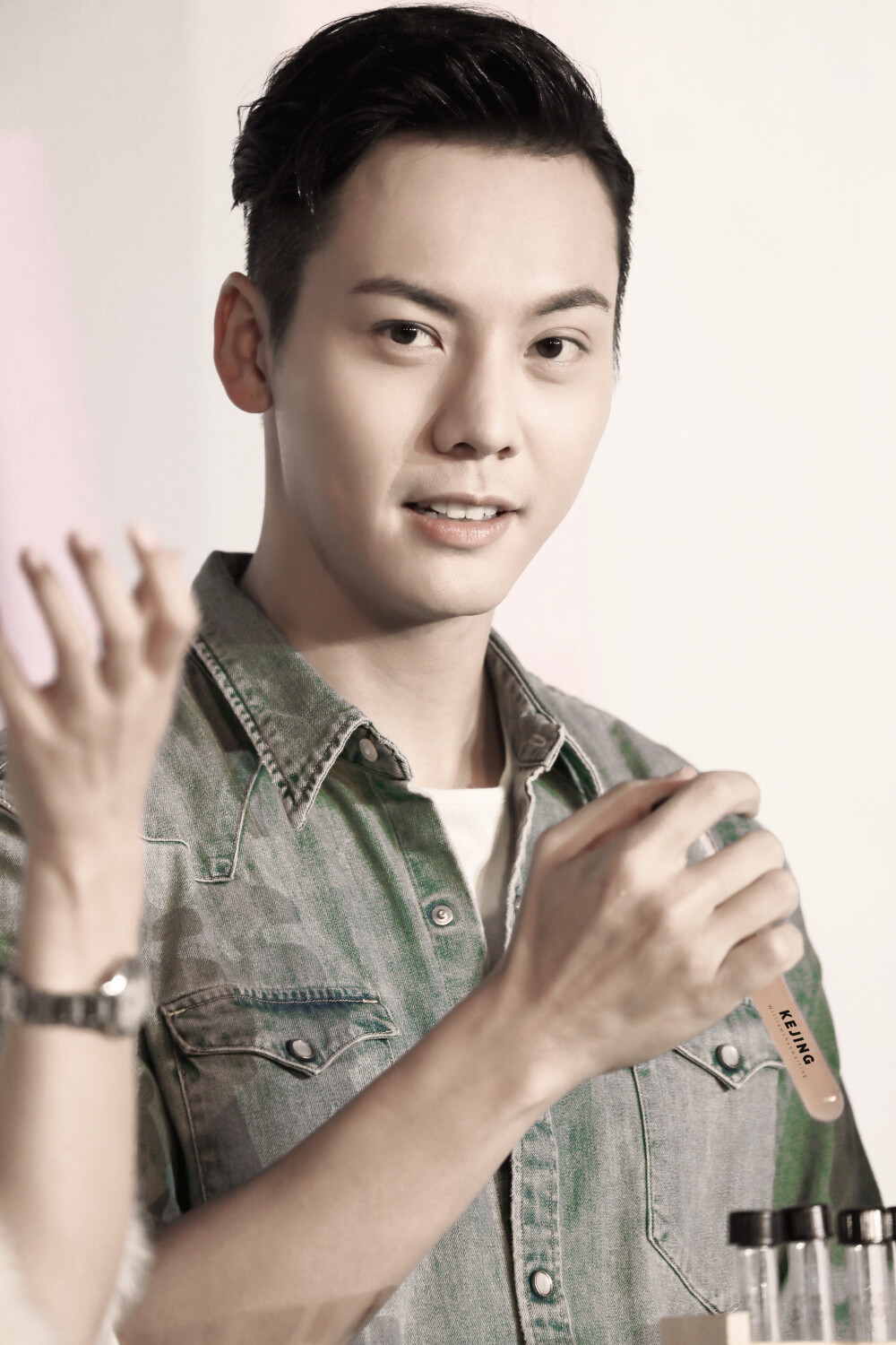 【William Chan】171108 陈伟霆喊你上课啦 CHANDO自然堂护肤代言人 二代休眠霜 2688 x 4031 px (图源: 微博@静等等-William weibo.com/1926039611/FxBM9uRPq)