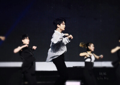 周震南 震四方 南极星 永不荒