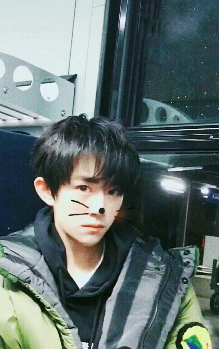 tfboys 易烊千玺