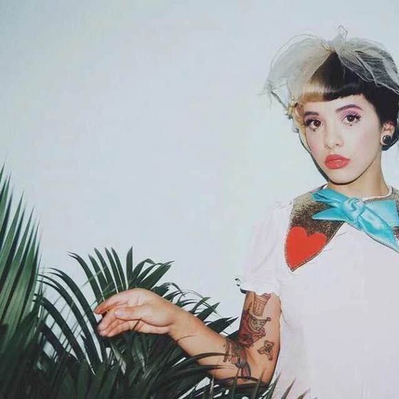 牙牙 Melanie Martinez 牙缝妹 欧美歌手 