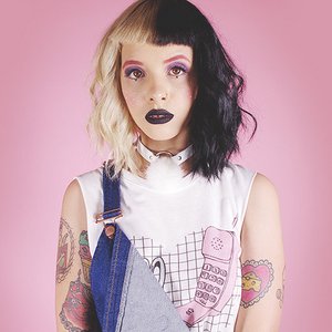 牙牙 Melanie Martinez 牙缝妹 欧美歌手 