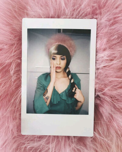 可爱牙牙 Melanie Martinez 牙缝妹 欧美歌手 