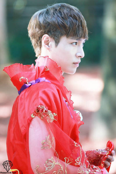 喜糖成一个帅气的小哥哥啦(･｀ｪ´･)つ