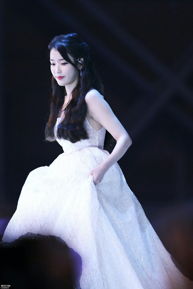 李智恩 iu 李知恩女歌手 演员 主持人 - 堆糖,美图壁纸兴趣社区