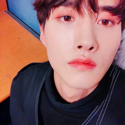 PENTAGON 吕畅九（YEOONE）