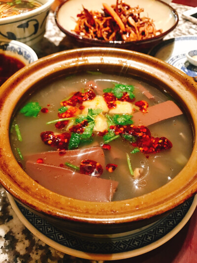 鸭血粉丝煲 南京大牌档