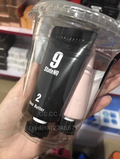 奶茶杯护手霜——一组3支x30ml
白色是牛奶护手霜，黑色是乳木果油保湿手霜，还添加了蜂蜜，保湿效果极好。粉色是樱花的～