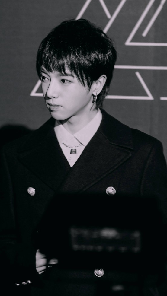 华晨宇2017123腾讯视频星光大赏荣获vip年度歌手年度综艺之星