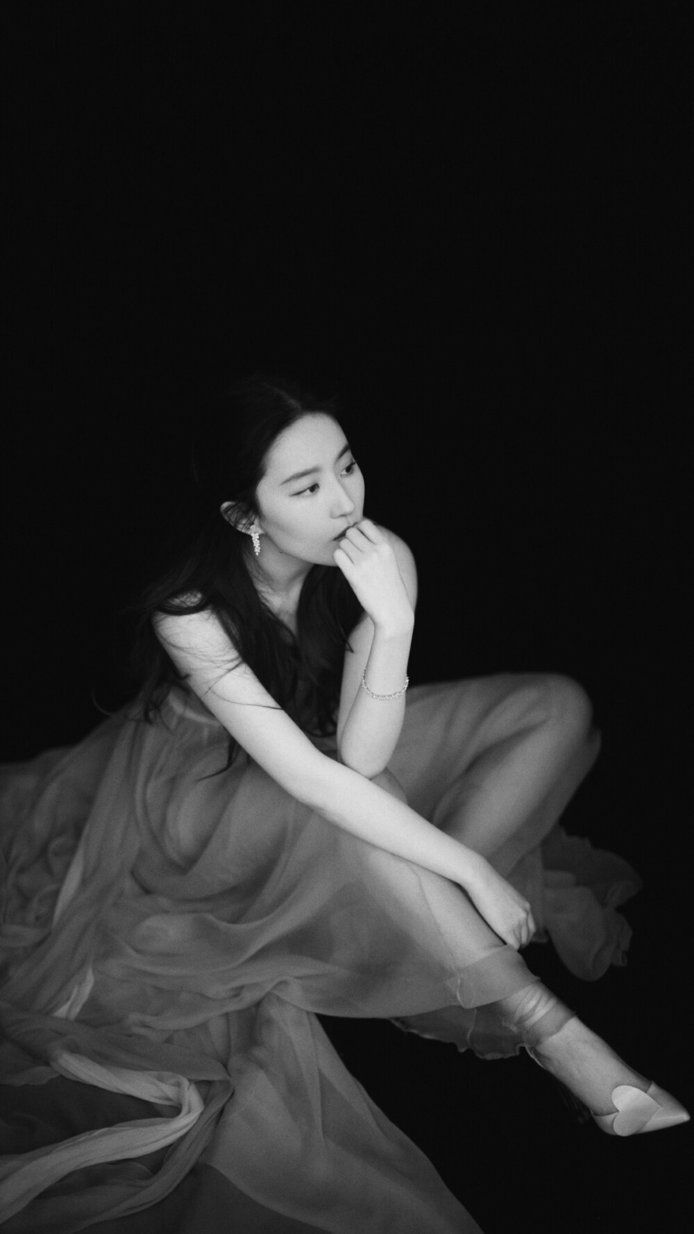 刘亦菲今日亮相2017嘉人中国风Style China十周年超级盛典红毯 壁纸