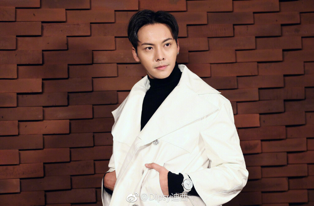 【陈伟霆 William Chan】171206 香奈儿在汉堡 高级手工坊 香奈儿Chanel中国腕表形象大使陈伟霆 2048 x 1343 px (图源: 微博@Dipsy迪西 weibo.com/1251372271/FyAvSwF7k)