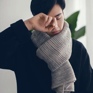 胡一天   男生头像