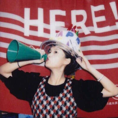 很多事情都很糟糕
但人间有人间的好
人间有你